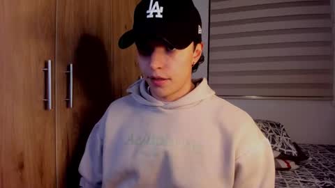 Snapshot of mastrangelo_x chatting on 01/18/26, 03:54 mastrangelo_x online show from 01/18/26, 03:54