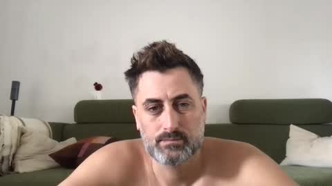 mat_johof online show from 10/21/25, 01:23