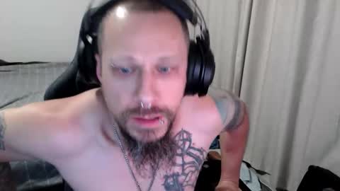 Snapshot of matchy666 chatting on 10/27/25, 07:45 Matchy online show from 10/27/25, 07:45