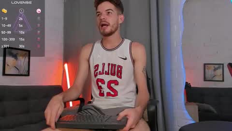 Snapshot of mateo_hunter chatting on 11/09/25, 04:33 MATEO HUNTER online show from 11/09/25, 04:33