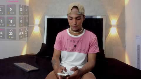 Snapshot of mateo_nick chatting on 11/02/25, 06:10 Mateo and Noah online show from 11/02/25, 06:10