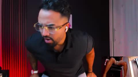 mate online show from 11/12/25, 10:41