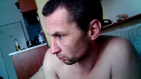 mates1982 online show from 04/15/26, 07:37