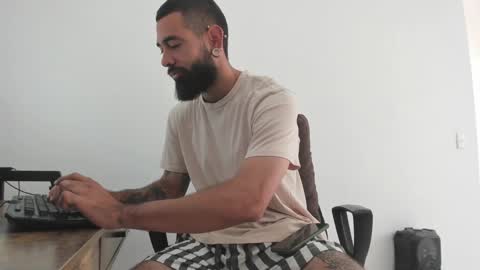 Snapshot of matheusbeard2 chatting on 12/09/24, 06:25 Matheus     online show from 12/09/24, 06:25