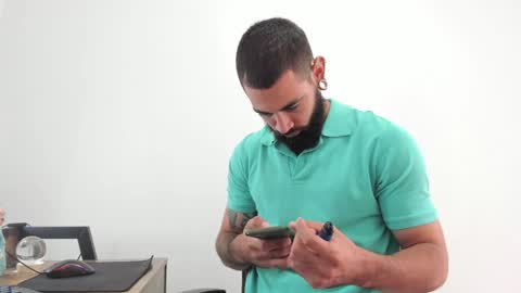 Snapshot of matheusbeard2 chatting on 01/10/25, 04:20 Matheus     online show from 01/10/25, 04:20
