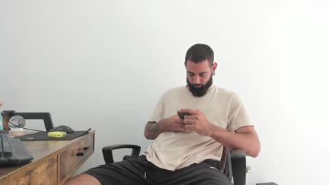 Snapshot of matheusbeard2 chatting on 01/14/25, 06:28 Matheus     online show from 01/14/25, 06:28