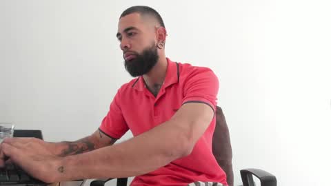 Snapshot of matheusbeard2 chatting on 01/17/25, 06:23 Matheus     online show from 01/17/25, 06:23