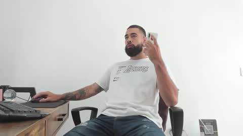 Snapshot of matheusbeard2 chatting on 02/12/25, 04:11 Matheus     online show from 02/12/25, 04:11