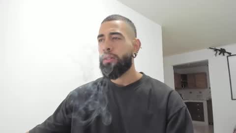 Snapshot of matheusbeard2 chatting on 03/04/25, 08:27 Matheus     online show from 03/04/25, 08:27