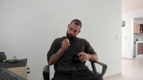 Snapshot of matheusbeard2 chatting on 09/16/25, 02:40 Matheus     online show from 09/16/25, 02:40
