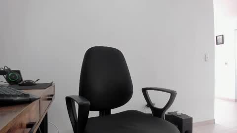 Snapshot of matheusbeard2 chatting on 10/21/25, 02:40 Matheus     online show from 10/21/25, 02:40