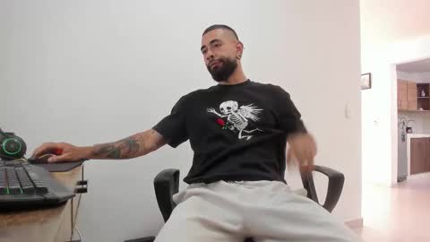 Matheus     online show from 11/30/25, 08:35