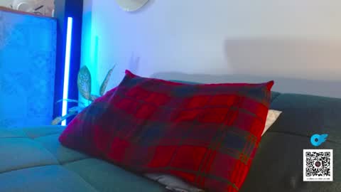 STRURIBE ON INSTAGRAM online show from 11/01/25, 10:50