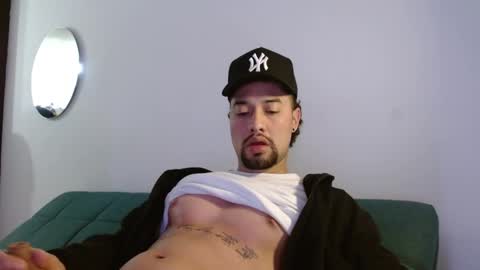 STRURIBE ON INSTAGRAM online show from 03/03/26, 11:16