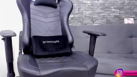 Mathew Independent model online show from 10/07/25, 06:32