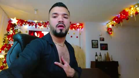 mathewhot3 online show from 11/11/25, 05:29