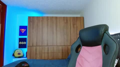 mathewhot3 online show from 11/15/25, 04:54