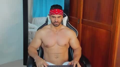 mathews_smith online show from 12/05/25, 11:41