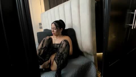 mathilda_liz online show from 04/18/26, 01:37