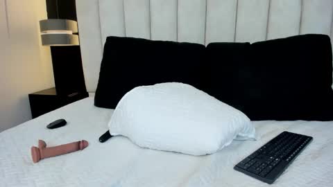 Snapshot of mathilda_liz chatting on 04/30/26, 02:01 mathilda_liz online show from 04/30/26, 02:01