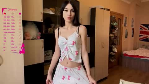 Monika online show from 10/19/25, 10:05