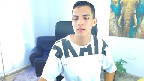 Snapshot of matiius18 chatting on 05/19/26, 12:33 Matias online show from 05/19/26, 12:33
