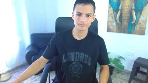 Snapshot of matiius18 chatting on 05/29/26, 02:15 Matias online show from 05/29/26, 02:15