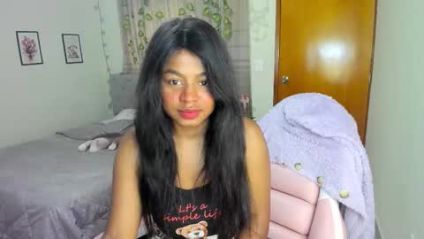 Snapshot of matilde27 chatting on 09/29/25, 11:48 Daniela online show from 09/29/25, 11:48