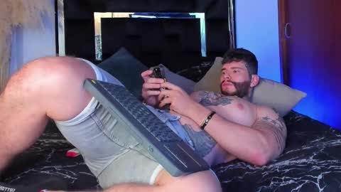 matius foxter online show from 12/16/25, 11:54