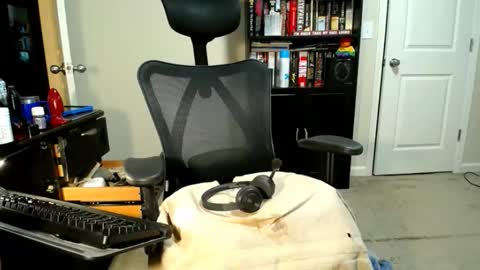 Snapshot of matt1967atl chatting on 12/18/25, 04:35 matt1967atl online show from 12/18/25, 04:35