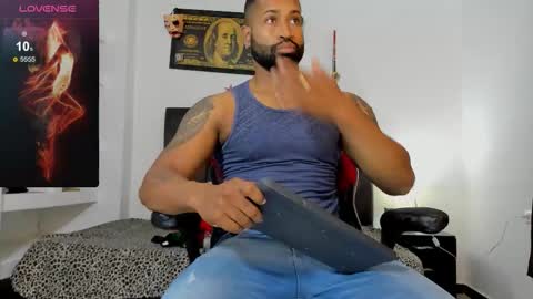 matt rodriguez92 online show from 11/30/25, 10:52