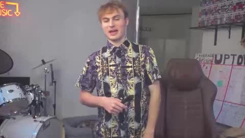 Matt Cash online show from 10/04/25, 01:03