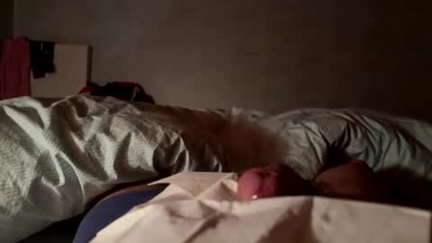 Snapshot of mattdurand17 chatting on 12/27/24, 01:39 matt online show from 12/27/24, 01:39