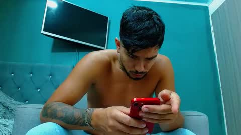 Snapshot of matteo_rreal chatting on 11/30/25, 12:58 MATTEO online show from 11/30/25, 12:58