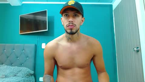 Snapshot of matteo_rreal chatting on 12/05/25, 12:25 MATTEO online show from 12/05/25, 12:25