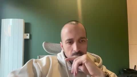 Snapshot of matthias24 chatting on 11/30/25, 02:54 M online show from 11/30/25, 02:54