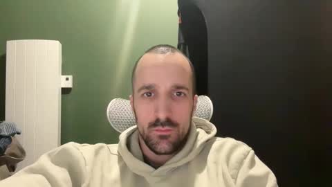 Snapshot of matthias24 chatting on 01/08/26, 12:46 M online show from 01/08/26, 12:46
