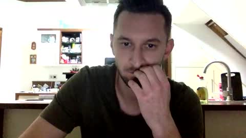 matti112 online show from 11/25/25, 04:51