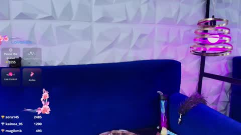 Snapshot of matti_sofia chatting on 02/22/25, 10:20 TATIANA  AND ROUS online show from 02/22/25, 10:20