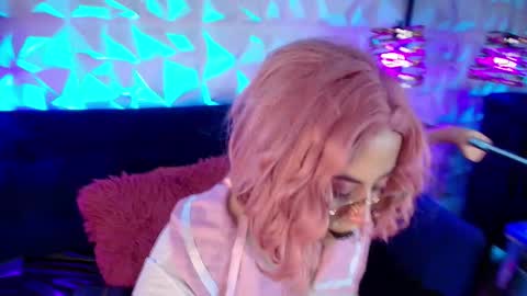 Snapshot of matti_sofia chatting on 09/13/25, 11:10 TATIANA  AND ROUS online show from 09/13/25, 11:10