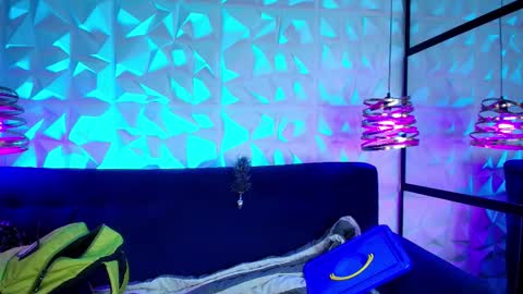 Snapshot of matti_sofia chatting on 09/17/25, 11:12 TATIANA  AND ROUS online show from 09/17/25, 11:12