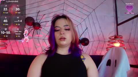 Snapshot of matti_sofia chatting on 10/14/25, 11:00 TATIANA  AND ROUS online show from 10/14/25, 11:00