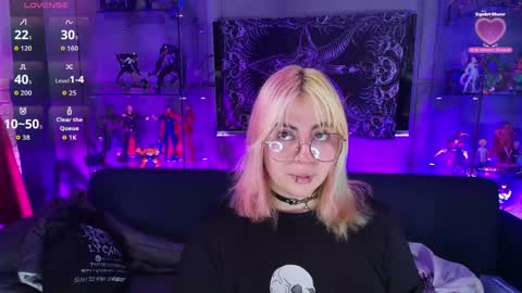 Snapshot of matti_sofia chatting on 05/23/26, 11:03 TATIANA AND ROUS online show from 05/23/26, 11:03