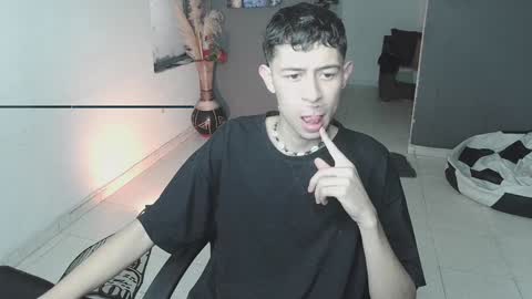 mattias     online show from 02/02/25, 04:22