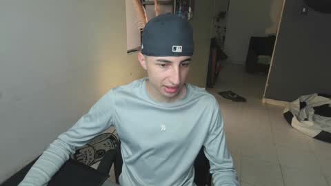 mattias     online show from 02/05/25, 03:09