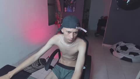 mattias     online show from 02/07/25, 01:43