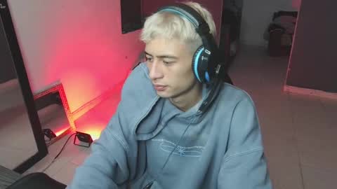 mattias     online show from 02/23/25, 08:06