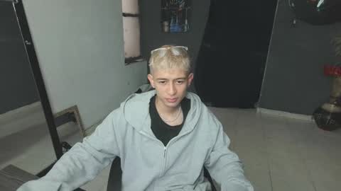 mattias     online show from 02/23/25, 05:29