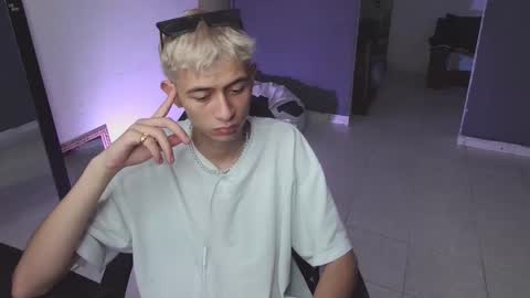 mattias     online show from 02/23/25, 08:44