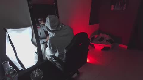 mattias     online show from 02/23/25, 11:47